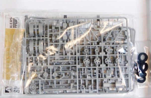 1/24 Brian James Trailers A4 Transporter Maketi, Aoshima Model 05260 - Görsel 2