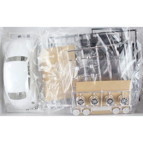 1/24 Volkswagen 13Ad Beetle 1303S Maketi, Aoshima Model 05552 - Görsel 2