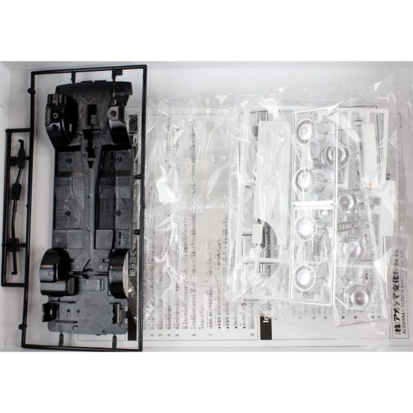 1/24 Toyota Uzs131 Crown Royalsaloon G '89 Maketi, Aoshima Model 05595 - Görsel 3