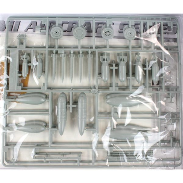 1/48 P-47D Gabreski Uçak Maketi, Academy 12222 - Görsel 4