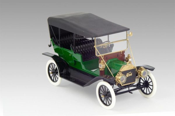 1/24 Model T 1911 Touring American Passenger Car Maketi, ICM 24002 - Görsel 3