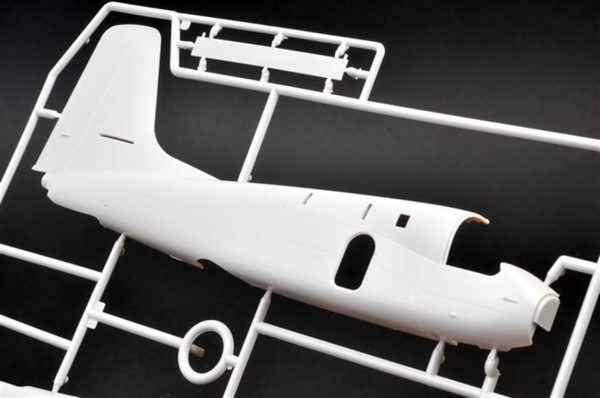 1/48 S-2A Tracker Maketi, Kinetic Model 48039 - Görsel 3