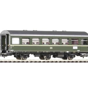 1/87 Reko 3-Axle Coach 2Nd Cl. Dr III, Piko 53080