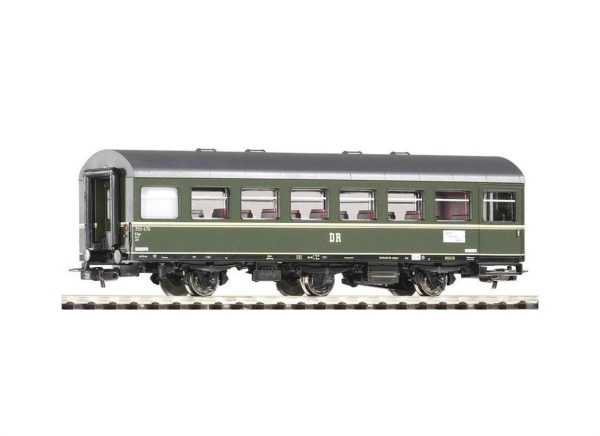 1/87 Reko 3-Axle Coach 2Nd Cl. Dr III, Piko 53080
