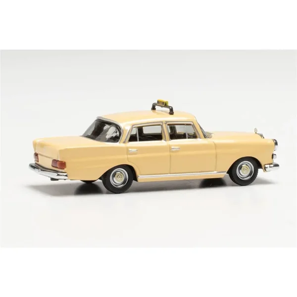 1/87 Mercedes-Benz 200 (W110) Taksi Küçük Araba Modeli, Herpa 095693 - Görsel 2