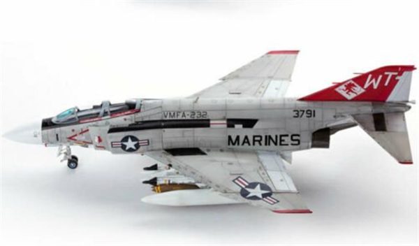 1/72 F-4J VMFA-232 Uçak Maketi, Academy 12556 - Görsel 4