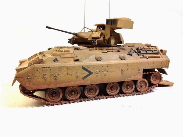 1/35 M2 Bradley Amerikan Maketi, Academy 13237 - Görsel 3