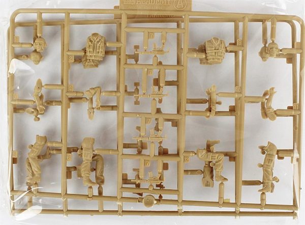 1/35 ROK Army Tank Mürettebatı Maketi, Academy 13251 - Görsel 2