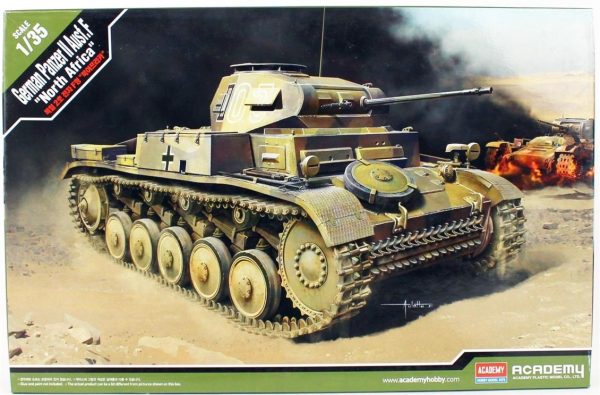 1/35 German Panzer II Ausf.F (North Africa) Tank Maketi, Academy 13535