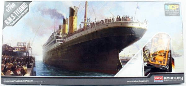 1/700 R.M.S. Titanik Transatlantik Yolcu Gemisi Maketi, Academy 14214