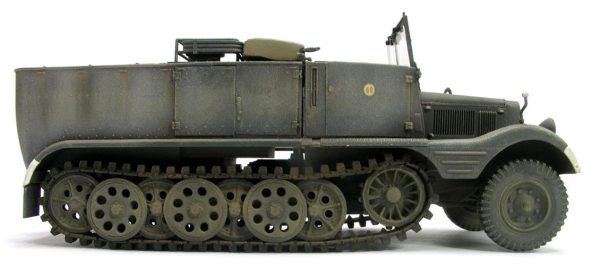1/35 Sdkfz11 3 Ton Yarı Paletli Kamyon Maketi, AFV Club 35040 - Görsel 4