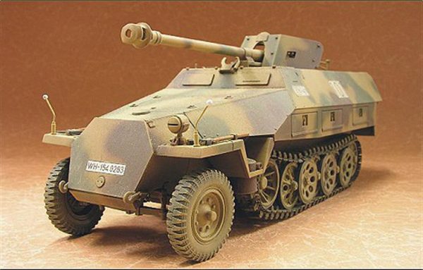 1/35 Sdkfz.251/22 Ausf.D Pakwagen Anti-Tank Yarı Paletli Kamyon Maketi, AFV Club 35083 - Görsel 2
