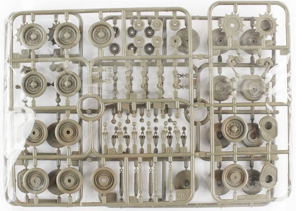 1/35 German Flakpanzer M-42 A1 (DUSTER) Uçaksavar Tankı Maketi, AFV Club 35S66 - Görsel 2