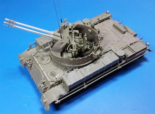 1/35 German Flakpanzer M-42 A1 (DUSTER) Uçaksavar Tankı Maketi, AFV Club 35S66 - Görsel 3