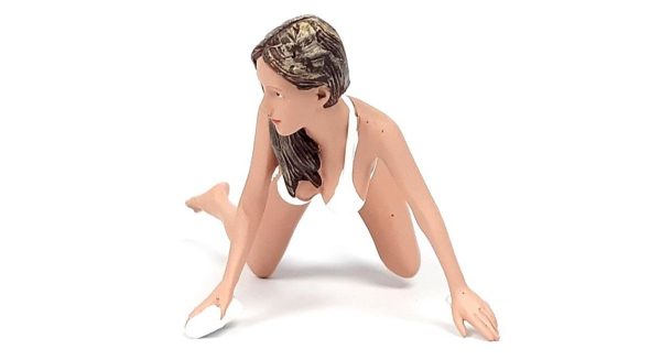 1/18 Araba Yıkayan Bikinili Kız (Jenny) Figürü, American Diorama 76263 - Görsel 2