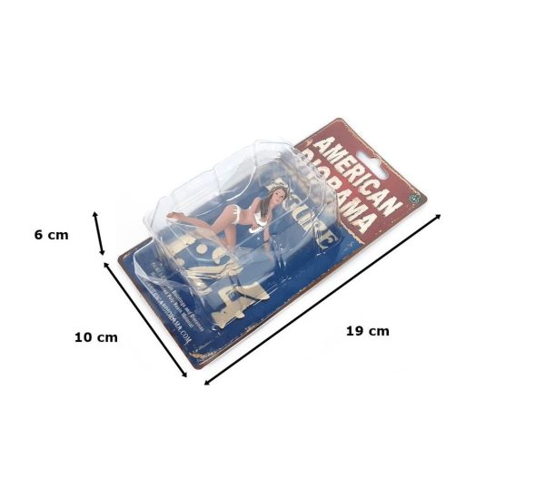 1/24 Araba Yıkayan Bikinili Kız (Jenny) Figürü, American Diorama 76363 - Görsel 4
