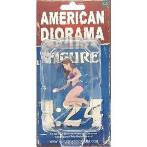 1/24 Araba Yıkayan Bikinili Kız (Alisa) Figürü, American Diorama 76365
