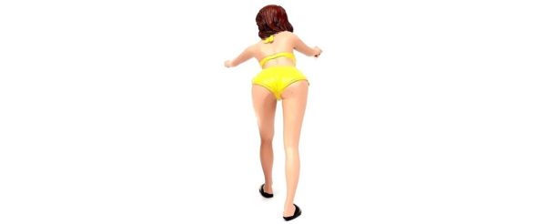 1/24 Araba Yıkayan Bikinili Kız (Stephanie) Figürü, American Diorama 76366 - Görsel 4