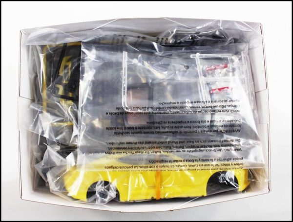 1/25 2017 Chevy Camaro SS 1LE Araba Maketi, AMT Model 1074 - Görsel 2