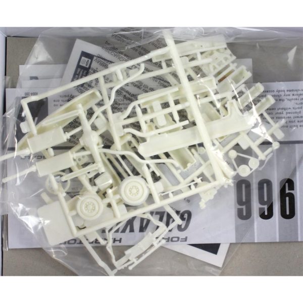1/25 1966 Ford Galaxie Araba Maketi, AMT Model 0904 - Görsel 5