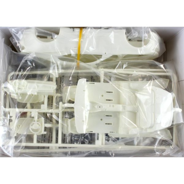 1/25 2016 Chevy Camaro SS Araba Maketi, AMT Model 0978 - Görsel 2