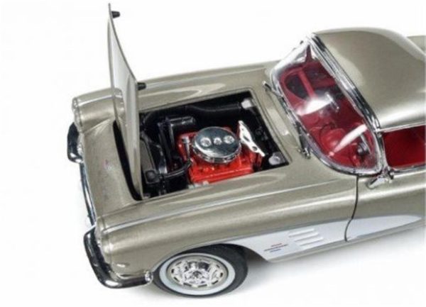 1/18 1961 Chevy Corvette Gri-Gümüş Diecast Araba, AutoWorld 1151 - Görsel 6