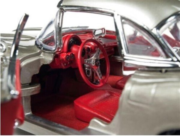 1/18 1961 Chevy Corvette Gri-Gümüş Diecast Araba, AutoWorld 1151 - Görsel 4