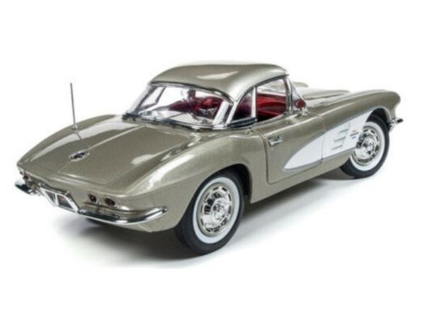 1/18 1961 Chevy Corvette Gri-Gümüş Diecast Araba, AutoWorld 1151 - Görsel 3