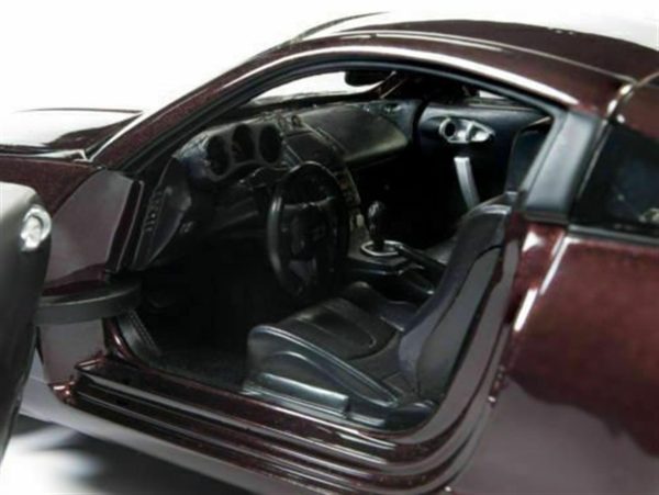 1/18 2003 Nissan 350Z Coupe Metalik Kırmızı Diecast Araba, AutoWorld 240 - Görsel 3