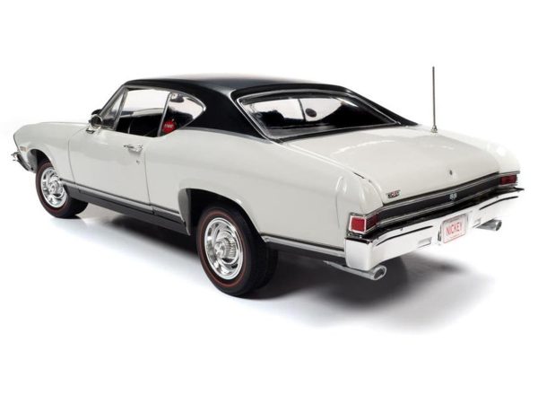 1/18 1968 Chevy NICKEY Chevelle SS Hardtop Ermine White Diecast Araba, AutoWorld AMM1201 - Görsel 2