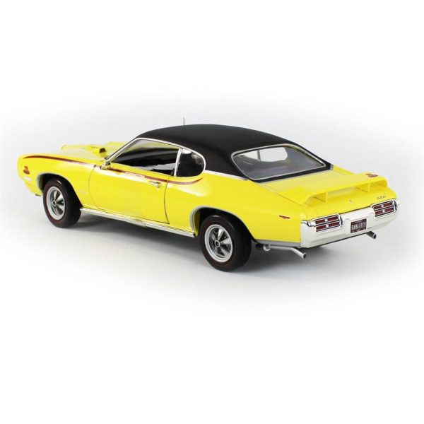 1/18 1969 Pontiac GTO Judge Altınenrod Yellow Diecast Araba, AutoWorld AMM1252 - Görsel 3