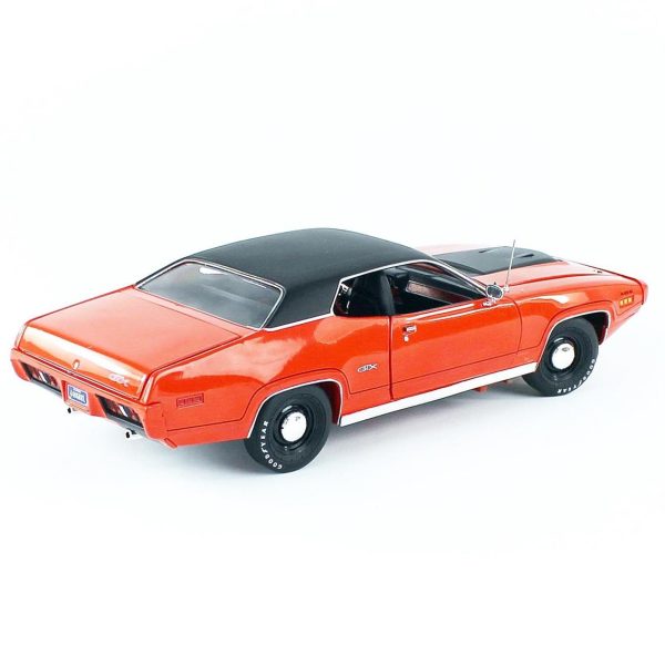 1/18 1971 Plymouth GTX Red Diecast Araba, AutoWorld AMM1268 - Görsel 4