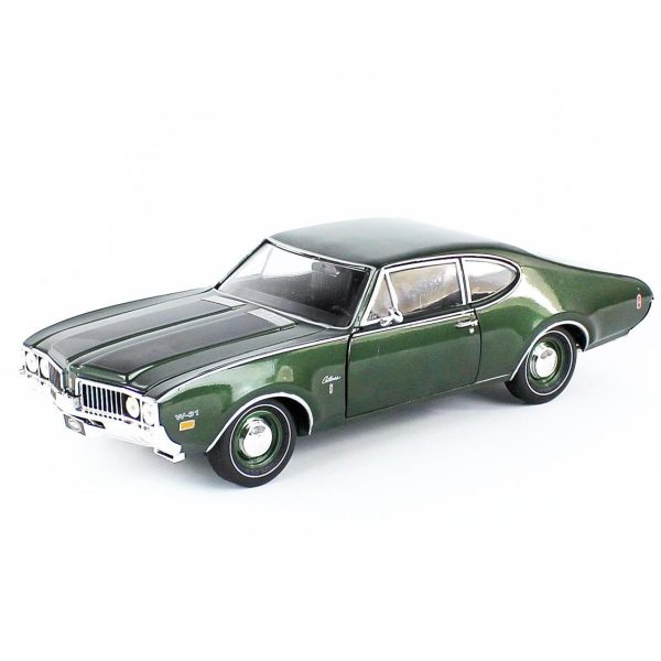 1/18 1969 Olds Cutlass W31 MCACN Glade Green Diecast Araba, AutoWorld AMM1271 - Görsel 2
