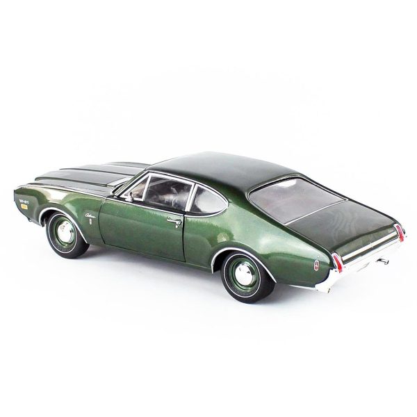 1/18 1969 Olds Cutlass W31 MCACN Glade Green Diecast Araba, AutoWorld AMM1271 - Görsel 3