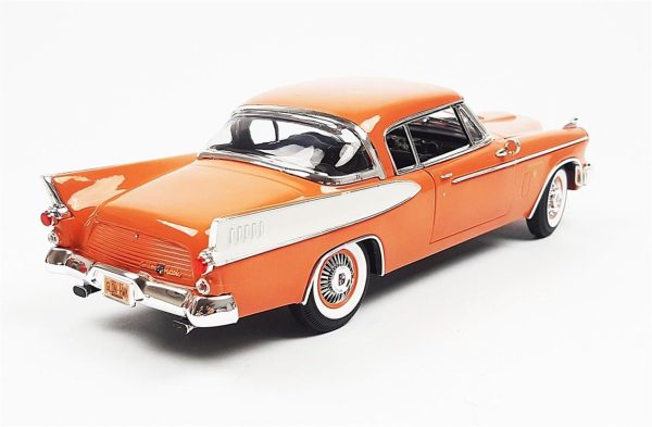 1/18 1957 Studebaker Altınen Hawk Bakır tone & White Diecast Araba, AutoWorld AW270 - Görsel 3