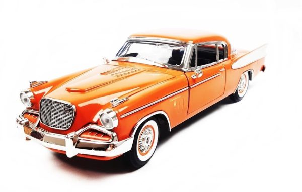 1/18 1957 Studebaker Altınen Hawk Bakır tone & White Diecast Araba, AutoWorld AW270