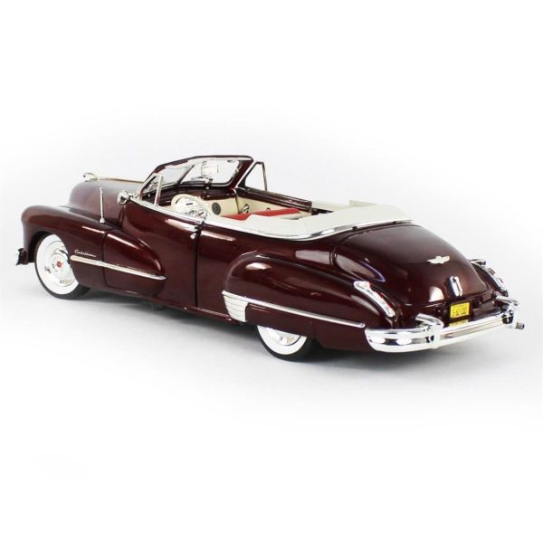 1/18 1947 Cadillac Series 62 Cabriolet Burgundy Diecast Araba, AutoWorld AW273 - Görsel 3