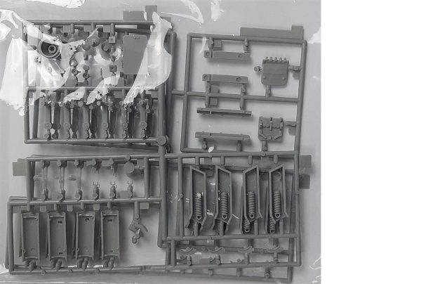 1/35 T 34/85 Tankı ve Mücahit Figür Maketi Seti, CyberHobby 9158 - Görsel 2
