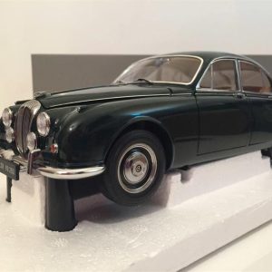 1/18 1967 Daimler 250 V8 British Racing Green Diecast Araba, Paragon 98314L
