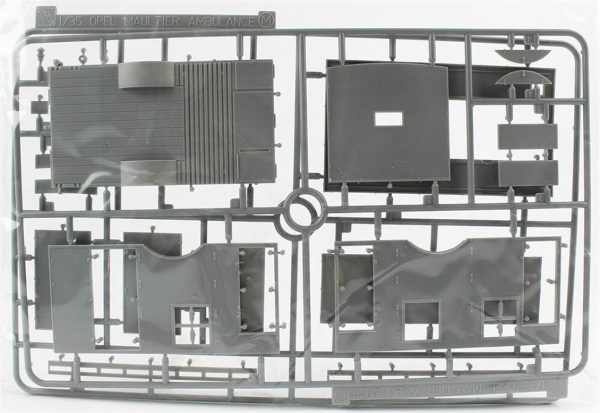 1/35 Sd.Kfz.3 Yarı Paletli Ambülans Maketi, Dragon 6766 - Görsel 2