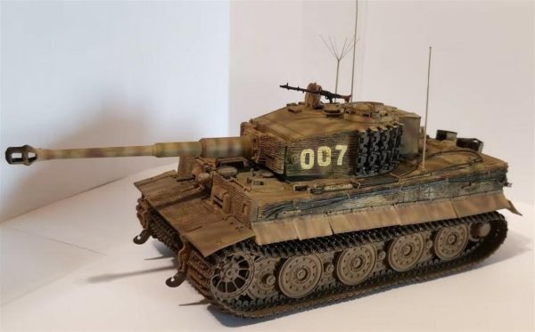1/35 Tiger 1 Geç Dönem Wittmann'ın Son Tankı Maketi, Dragon 6800 - Görsel 3