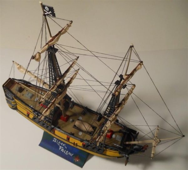 1/120 Kara Şahin Korsan Gemisi Maketi, Mister Craft F061 - Görsel 3