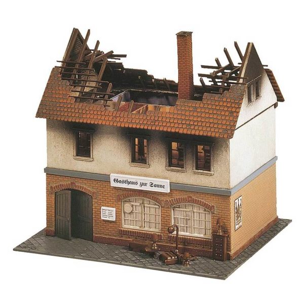 1/87 Yanan Restoran Binası Maketi, Faller 130429 - Görsel 2