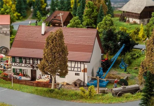 1/87 Pansiyonlu Çiftlik Evi Maketi, Faller 130556 - Görsel 2
