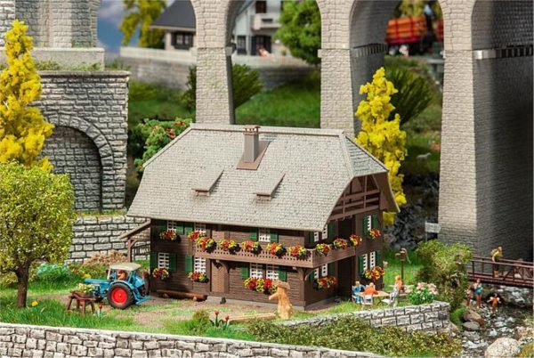 1/87 Orman Evi Maketi, Faller 130573