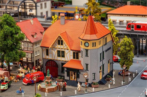 1/87 İtfaiye Garajlı Kasaba Salonu Maketi, Faller 130649