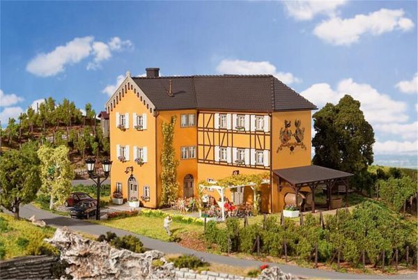 1/87 Bahçeli Restaurantlı Bağ Evi Maketi, Faller 130908