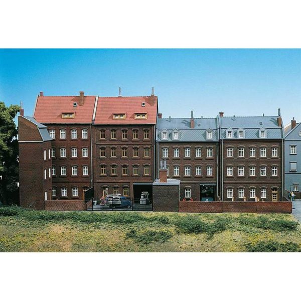 1/87 Sıralı Apartmanlar Maketi, Faller 130915 - Görsel 2