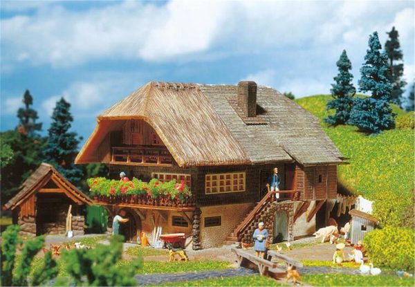 1/87 Kara Ormanlara Özgü Çiftlik Evi Maketi, Faller 131543
