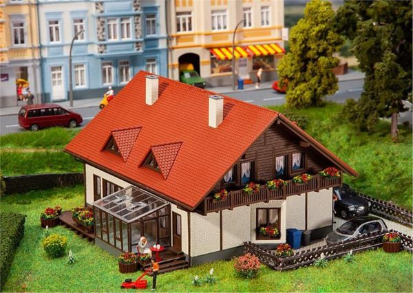 1/87 Teraslı İki Daireli Müstakil Ev Maketi, Faller 131549